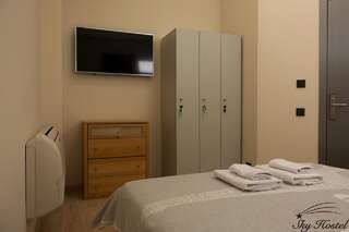 Хостелы Sky Hostel Киев Двухместный номер с 1 кроватью и собственной ванной комнатой-2